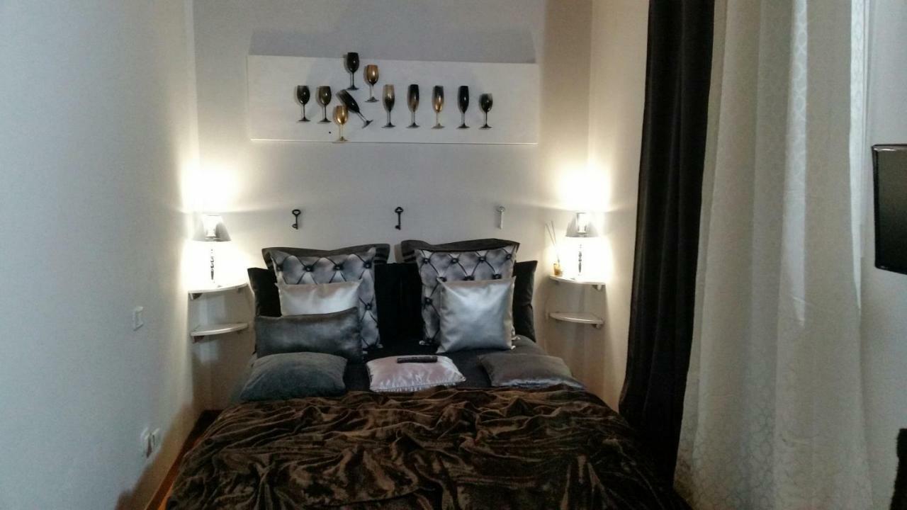 Garda House Hotell Sandra Exteriör bild