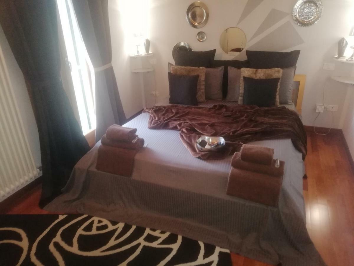 Garda House Hotell Sandra Exteriör bild